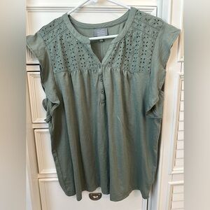 Women’s soft  eyelet top size XL  NWT